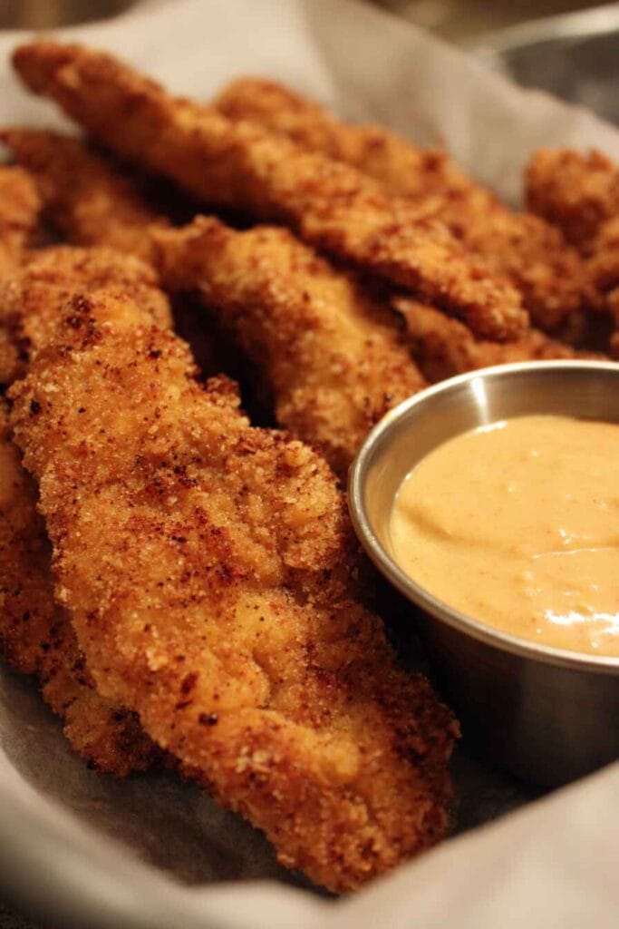 Low calorie chicken strips served with a creamy dipping sauce